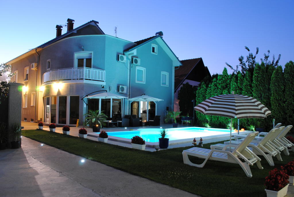 Vila Delux Negotin Esterno foto